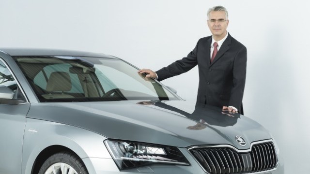 Michael Oeljeklaus, Vorstand für Produktion und Logistik, zu Besuch an der Fakultät Maschinenwesen