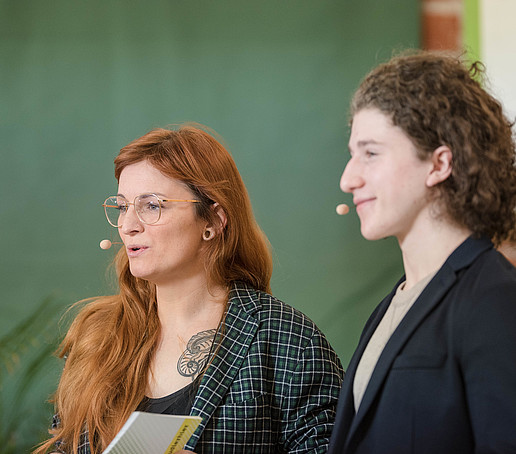 Vicky und Emil im Studio.