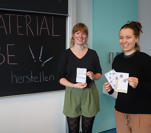 Zwei Studentinnen der Fakultät Sozialwissenschaften