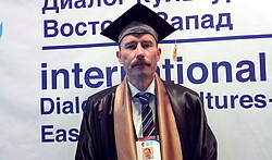 Frank Schneider. Frank Schneider.