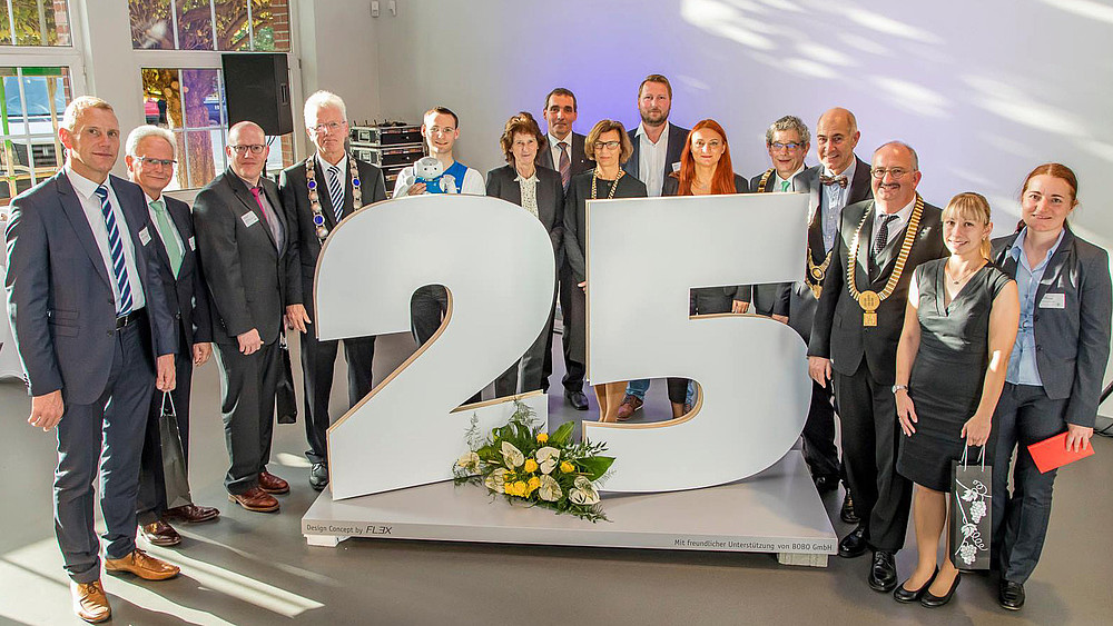 Zum zentralen Festakt im August-Horch-Museum begrüßte die Westsächssische Hochschule Zwickau am 16.10.2017 Wissenschaftsministerin Dr. Eva-Maria Stange, die Rektoren der Hochschule Mittweida, der HTWK Leipzig, der HTW Dresden und der Hochschule Zittau