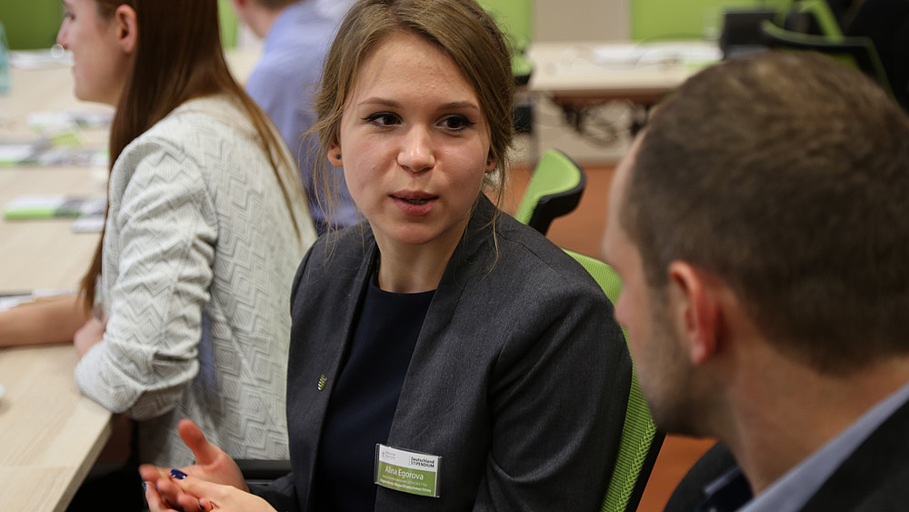 Deutschlandstipendiatin im Gespräch mit Förderer