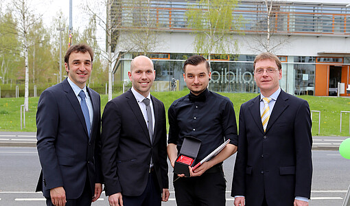 Prof. Dr. Tino Schütte, Personalreferent Dirk Wieltsch (FERCHAU Engineering), Diplom-Wirtschaftsingenieur (FH) Jens Maiwald, Dekan Prof. Dr. Mario Straßberger (Fotograf: Jens Freudenberg)