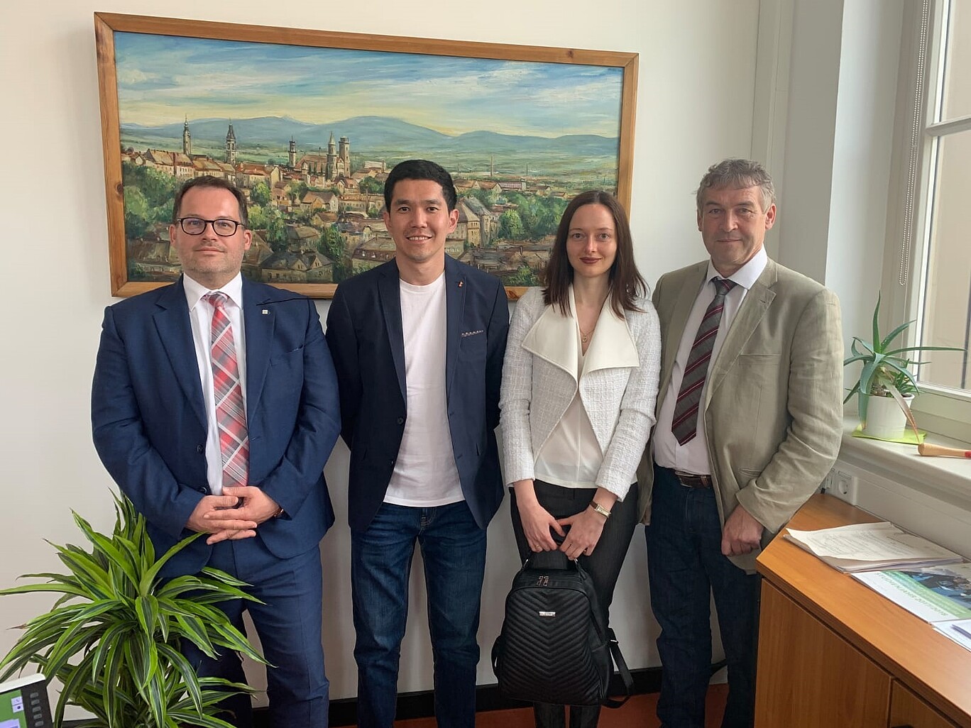 gemeinsames Foto mit Anastasiia Mazurc, Prof. Dr.-Ing. Alexander Kratzsch, Nuraliyev Aldiyar, Prof. Dr. Roland Giese