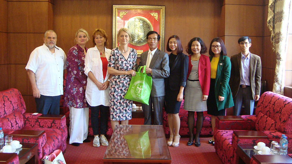 Empfang der Delegation in der Dalat University beim Vizepräsidenten der Universität, Prof. Dr. Nguyen Van Ket. Mit dabei waren Vertreter des Departments of Science & Cooperation und Fachvertreter von Tourismus- sowie Natur-/Umweltwissenschaften