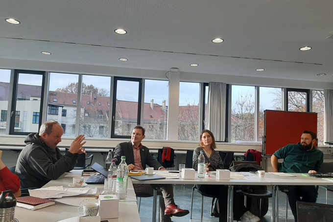 Menschen im Austausch in der Rabryka