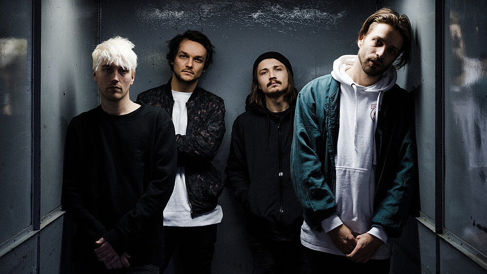 Headliner "Blackout Problems"