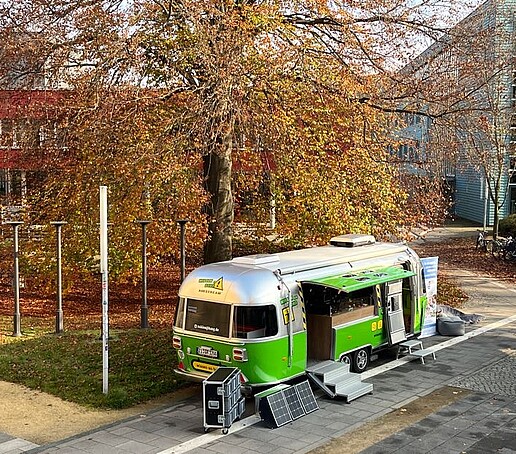 Der AirStream-Anhänger steht auf dem Görlitzer Campus.