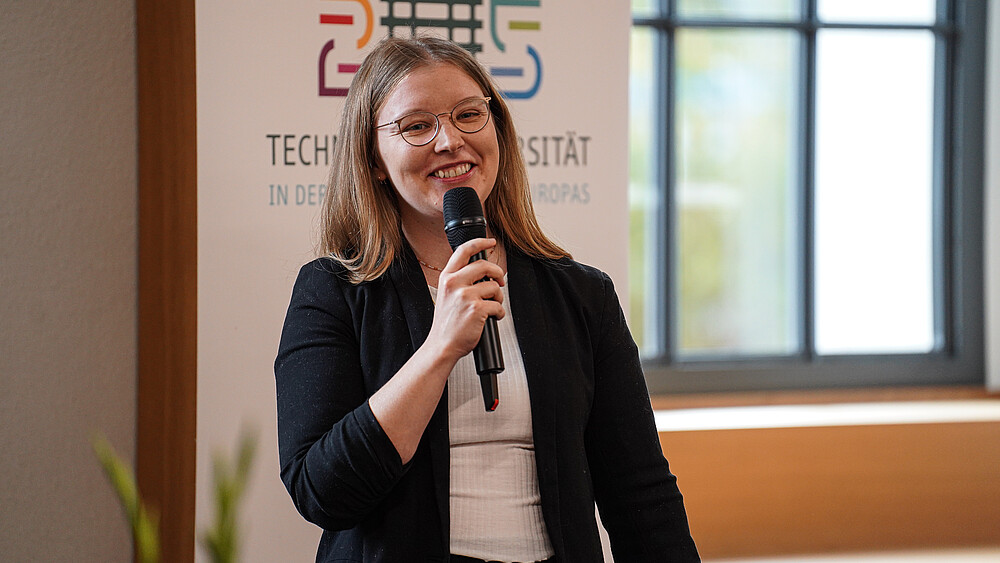 Prof. Dr. Sonja Schellhammer bei der Preisverleihung an der TU Chemnitz.