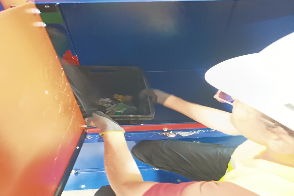 Probenahme direkt am Bandaustrag