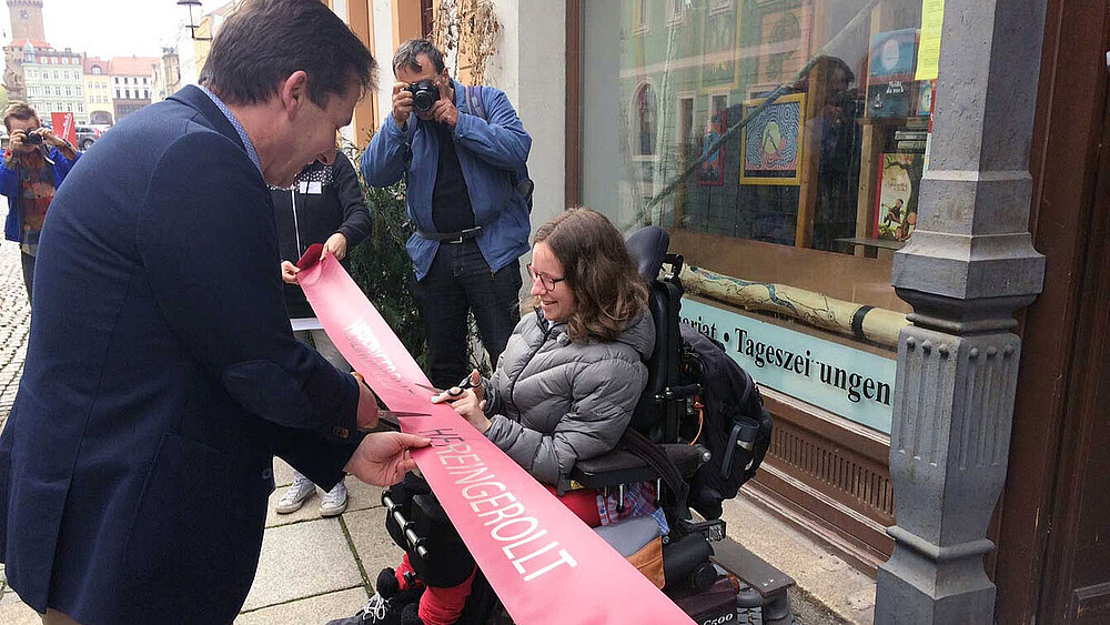 Die erste mobile Rampe wurde an der Buchhandlung "Art Goreliz" eingeweiht