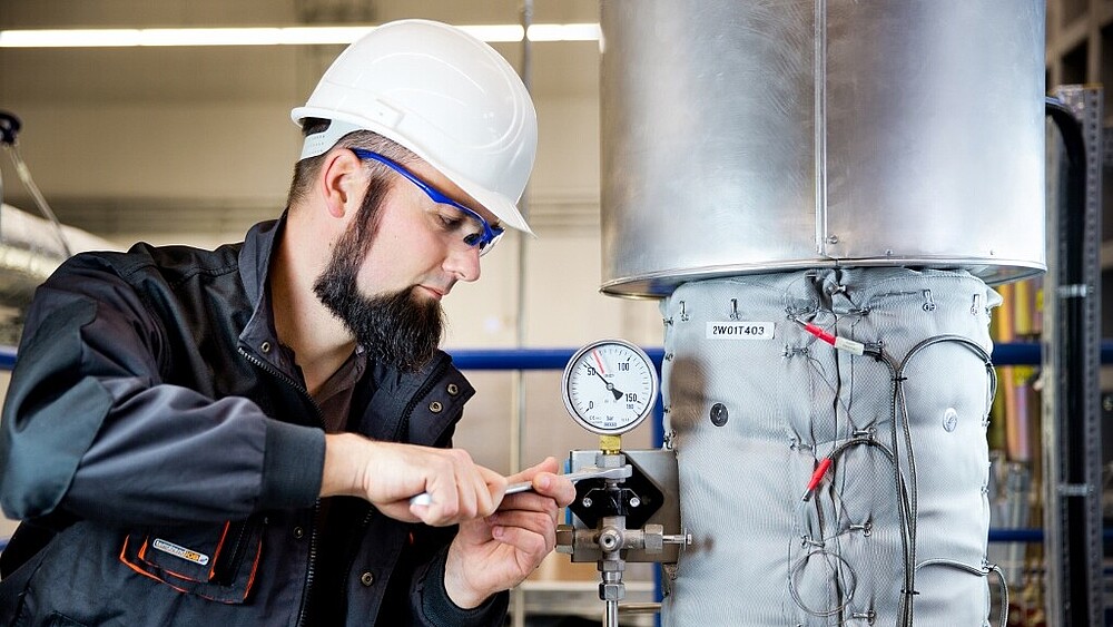 Thorsten Klette steht künftig rund um das Themengebiet Druckbehälter und Rohrleitungen zur Verfügung