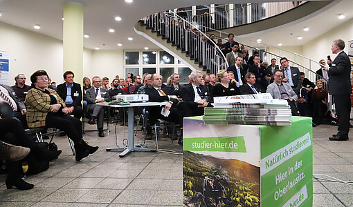 Ca. 140 interessierte Besucher lauschten den Vorträgen. Ca. 140 interessierte Besucher lauschten den Vorträgen.