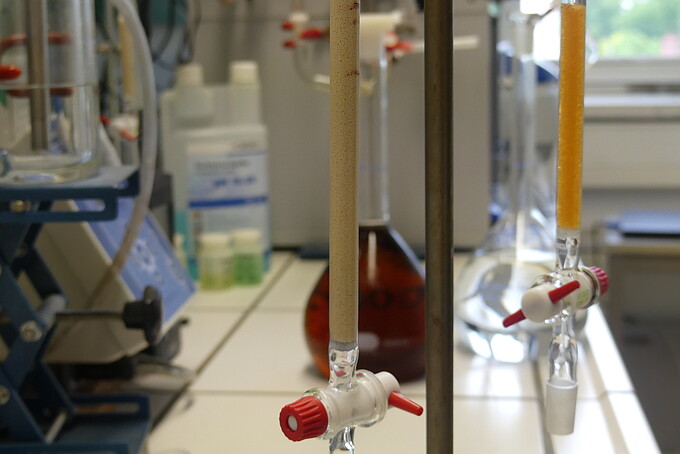 Trennmaterialien im Chemielabor