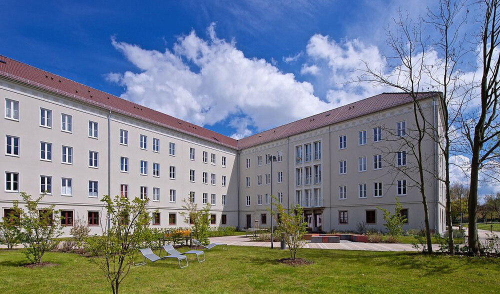 In den Wohnheimen (wie hier Wohnheim F in Zittau) sollen künftig die Mietpreise steigen.