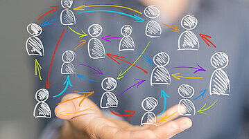 eine Grafik mit vernetzten Menschen