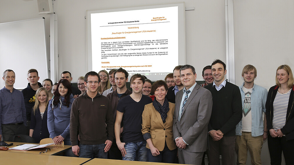 Die TÜV Rheinland Akademie GmbH und unsere Hochschule besiegeln ihre Kooperation