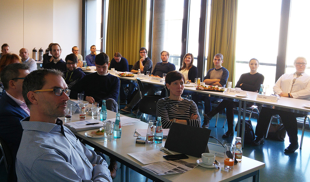 interessiertes Publikum aus Unternehmen und Studierende beim 8. IMS-Frühstück