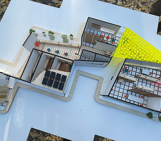 Das Raummodell von oben: Verschiedene Schulungs- und Sitzungmöglichkeiten sind sichtbar.