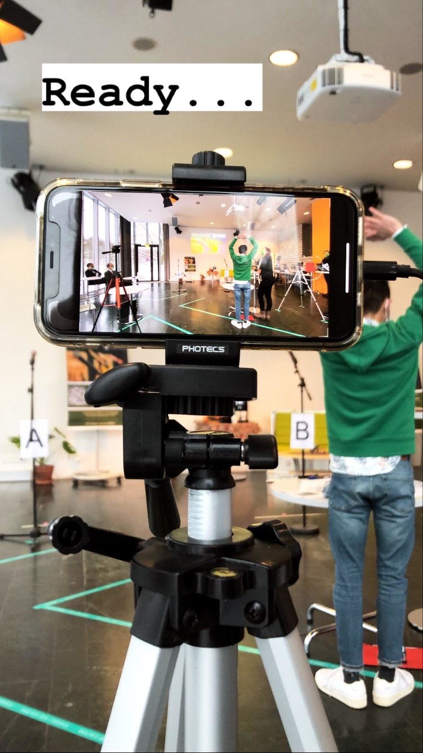 Bild von der Szene hinter der Kamera.