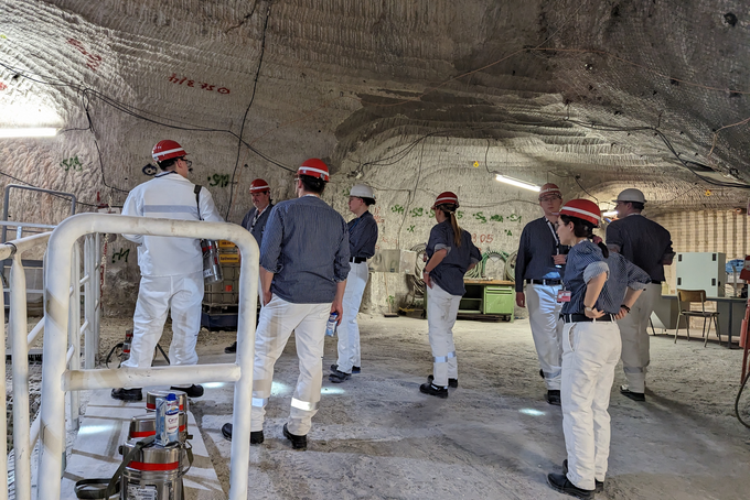 Die Exkursionsgruppe im Bergwerk.