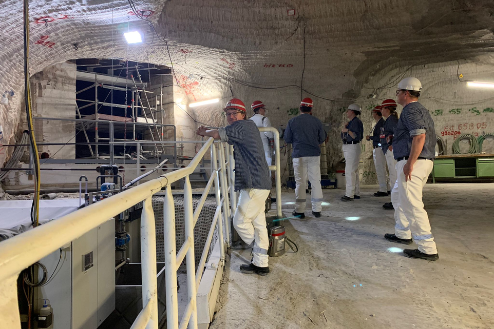 Die Exkursionsgruppe im Bergwerk.