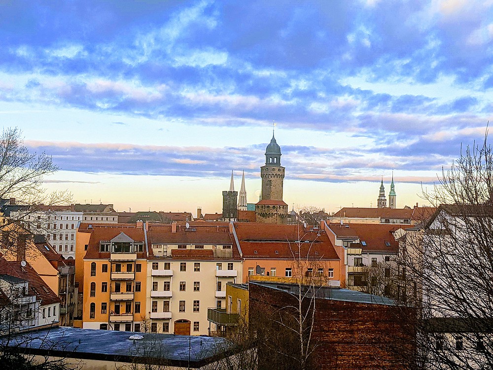 Blick auf Görlitz mit vielen Häusern und Kirchtürmen
