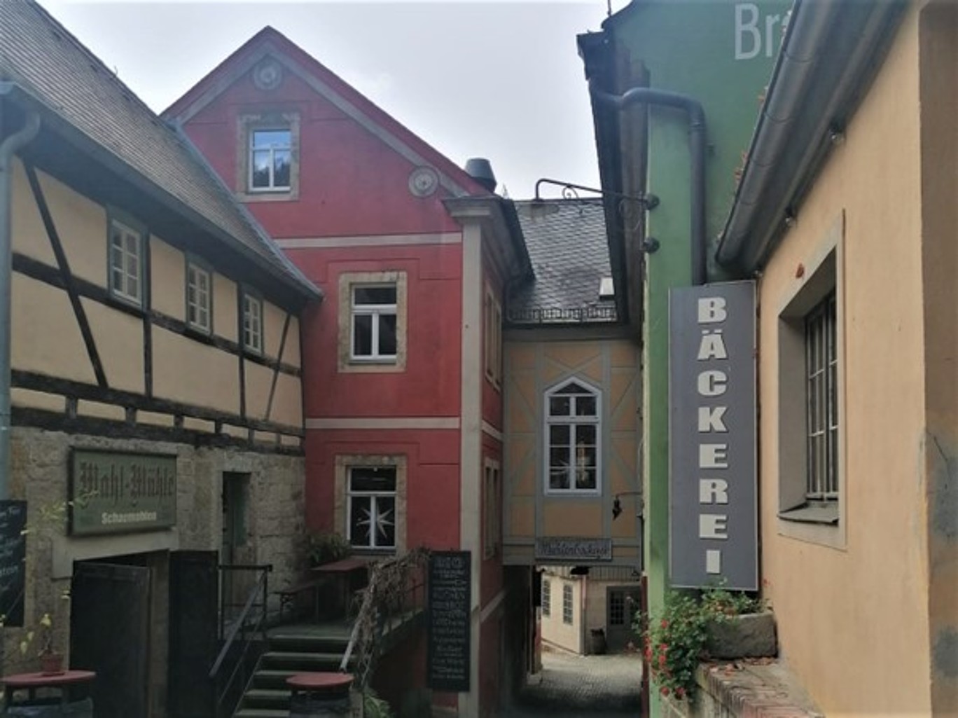 Häusergasse des Biodorfs