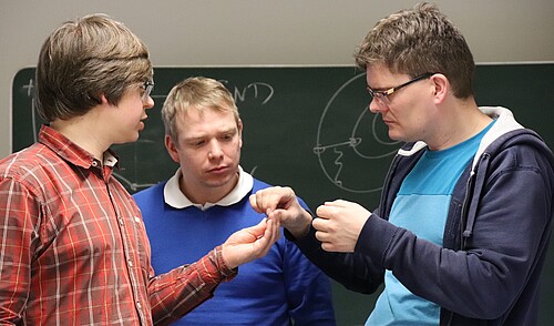 Erfahrungsaustausch unter MINT-Akteuren. Erfahrungsaustausch unter MINT-Akteuren.