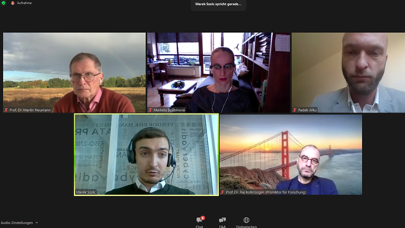 Teilnehmende des Trilateralen Dialogs sind via Videokamera bei einem Onlinetreffen eingeblendet.