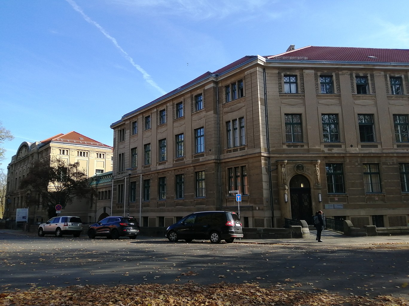 Blick auf das Haus 2, von der Straße aus