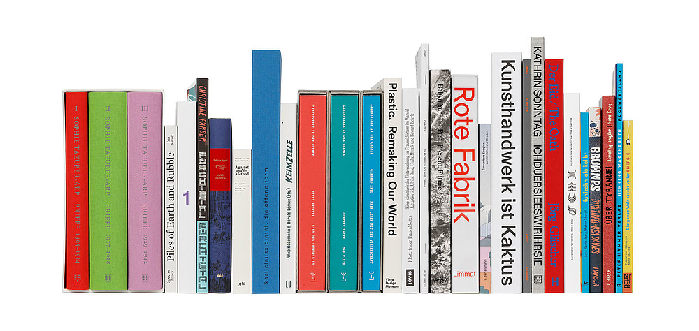 Buchrücken der prämierten schönsten deutschen Bücher 2022