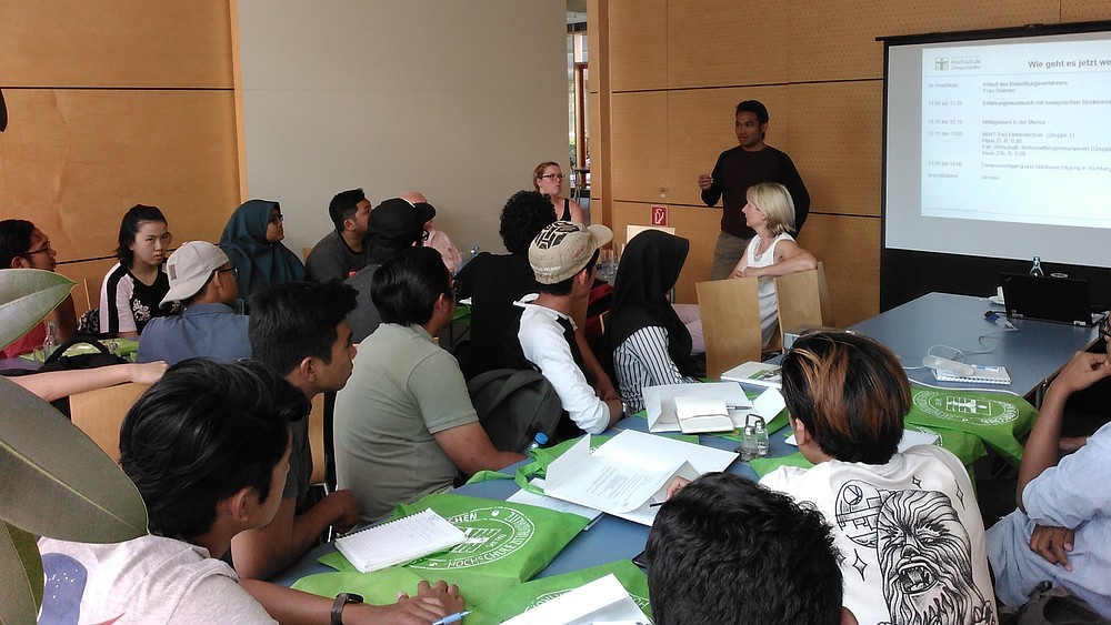 Interessierte für ein Studium an der HSZG