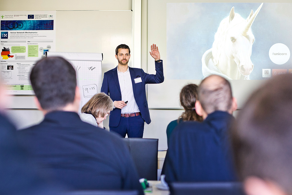 Präsentation Outboxers Prag 