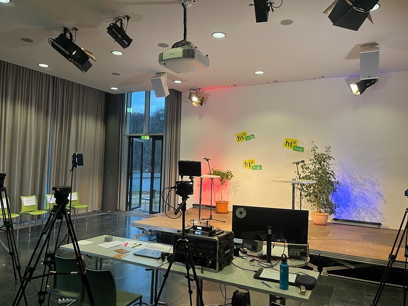 Blick auf das Aufnahmestudio ohne Personen