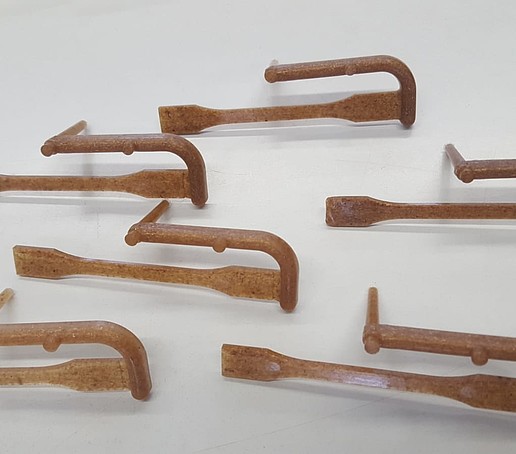 Prüfstäbe nach dem Spritzguß (mit Andruck)