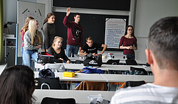 Geordnete Debatte zwischen vier Fronten beim Planspiel