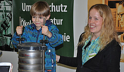 Ökologie zum Anfassen für Groß und Klein. Ökologie zum Anfassen für Groß und Klein.