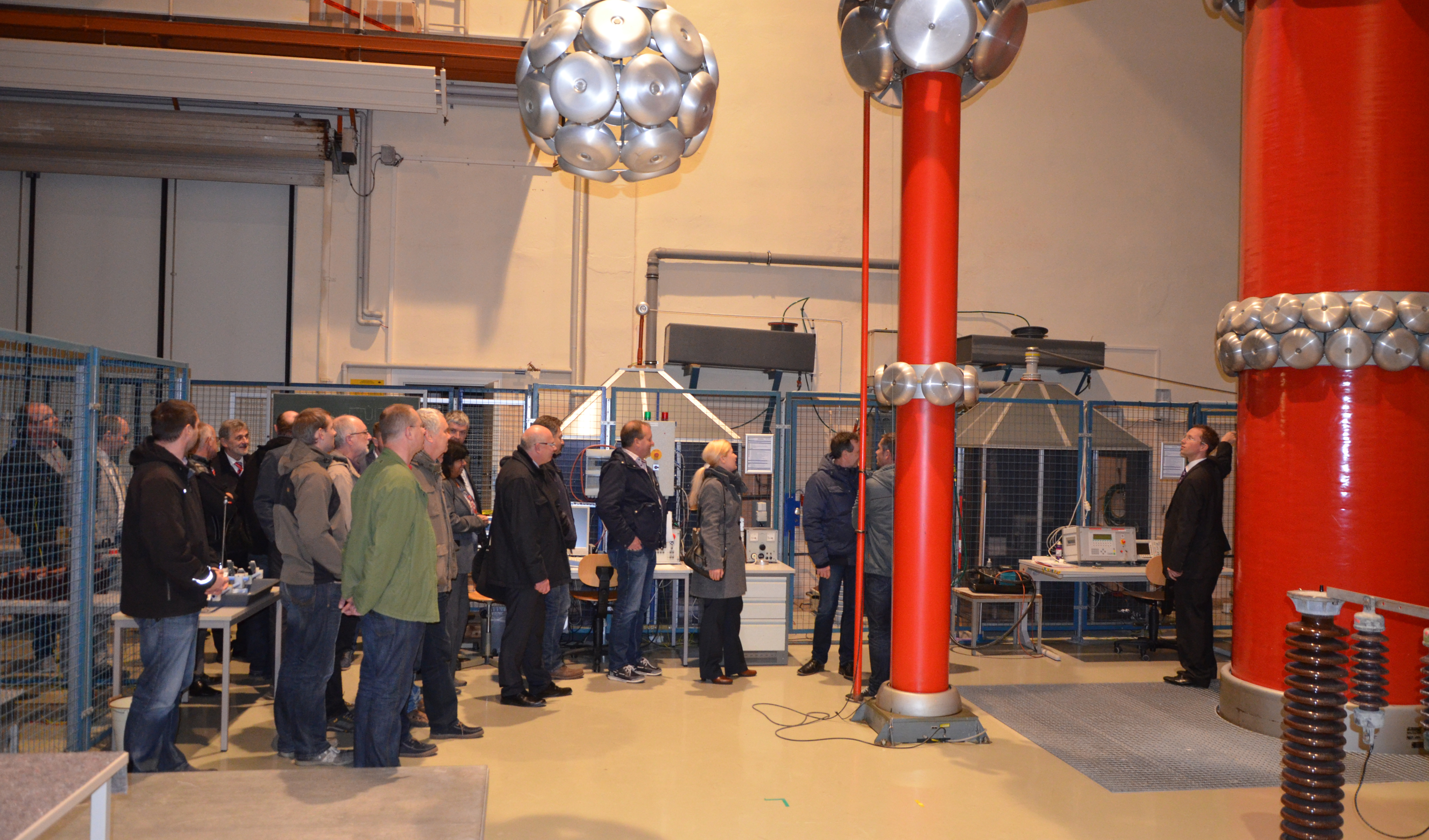 27 Experten von Energieunternehmen sowie der Hochschule fanden sich zum fachlichen Austausch zusammen